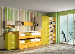 Cameretta in laccato giallo e verde acido e finitura effetto acero chiaro di Ferrimobili