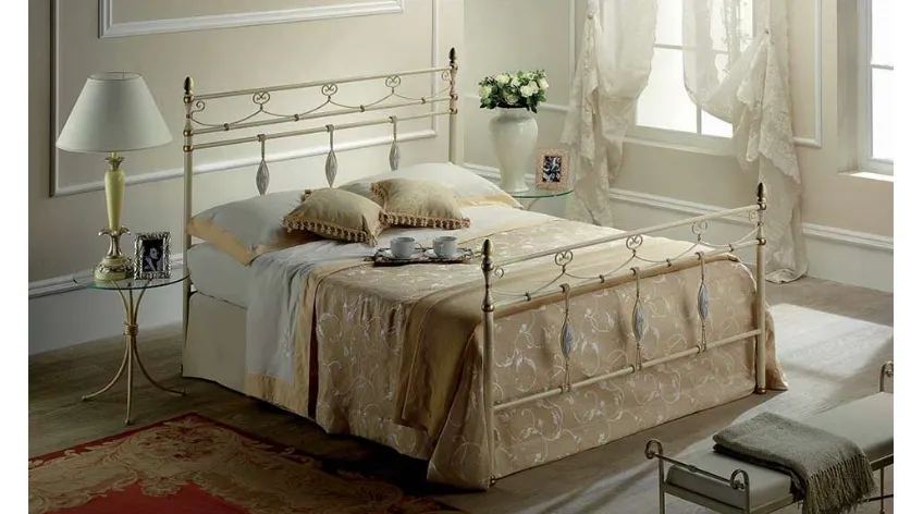 Letto matrimoniale classico in ferro e ceramica Elizabeth di Target Point