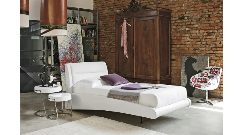 Letto singolo dal design sospeso imbottito Stromboli di Target Point