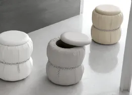 Pouf moderno in Soft-Touch con catena e contenitore Pscià di Target Point